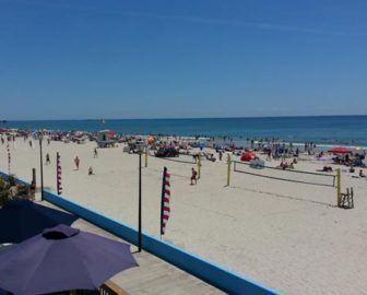 The Crabs Claw Beach Cam in Atlantic Beach