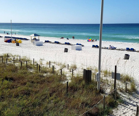 Barefoot Bar Grill Beach Cam - Panama City Beach, FL