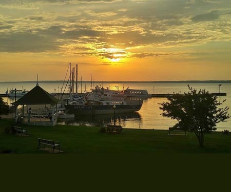 The Bayfield Inn Webcam, Lake Superior, Great Lakes