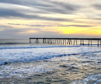 Pacifica Municipal Pier Surf Cam, Sharp Park Beach, California